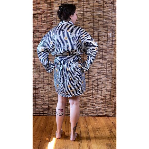 Floral and Stripes Satin Wrap Easy Care Lightweight Robe size M - Picture 7 of 8